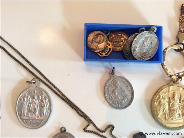 Amuletten - afbeelding 2 van  4