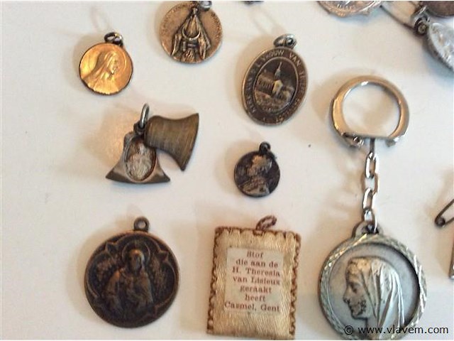 Amuletten - afbeelding 2 van  3