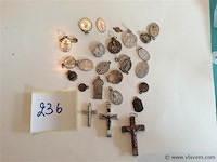 Amuletten - afbeelding 1 van  3