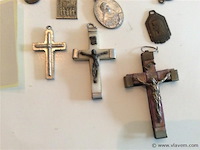 Amuletten - afbeelding 2 van  3