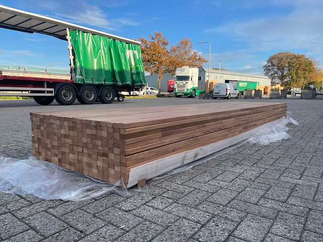 Angelim pedra latten geschaafd gevingerlast 4000x45x27mm (126x) - afbeelding 2 van  3
