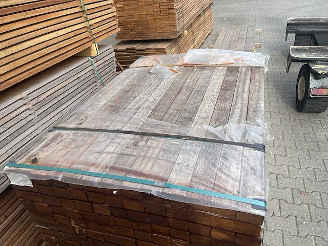 Angelim pedra ondelriggers geschaafd 1300x68x45mm (143x) - afbeelding 1 van  3