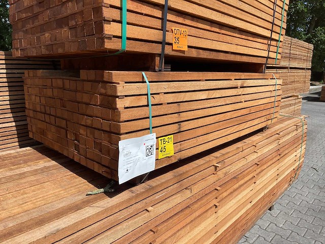 Angelim pedra onderliggers fijnbezaagd 1900x60x40mm (136x) - afbeelding 4 van  4