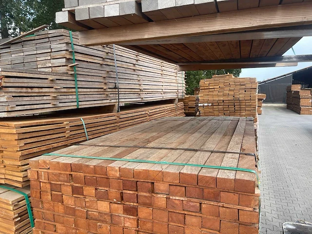 Angelim pedra onderliggers fijnbezaagd 1900x60x40mm (272x) - afbeelding 1 van  3