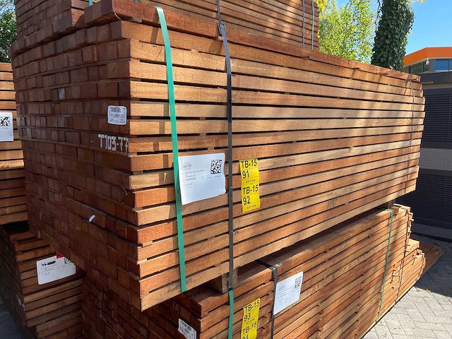 Angelim pedra onderliggers fijnbezaagd 2500x60x40mm (136x) - afbeelding 4 van  4