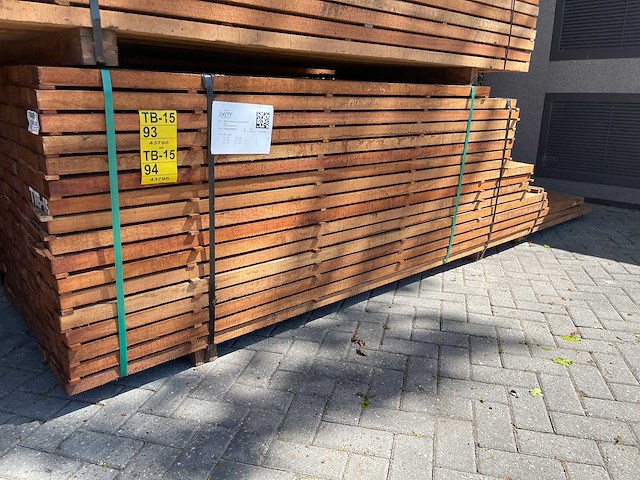 Angelim pedra onderliggers fijnbezaagd 2800-3400x60x40mm (200x) - afbeelding 4 van  4