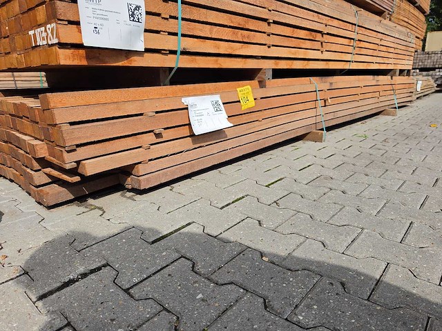 Angelim pedra onderliggers fijnbezaagd 4650x60x40mm (100x) - afbeelding 4 van  4