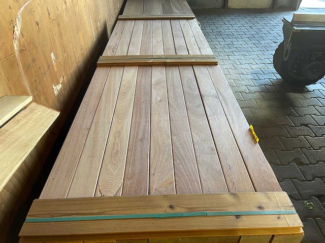 Angelim pedra onderliggers geschaafd 2500x100x50mm (81x) - afbeelding 3 van  3