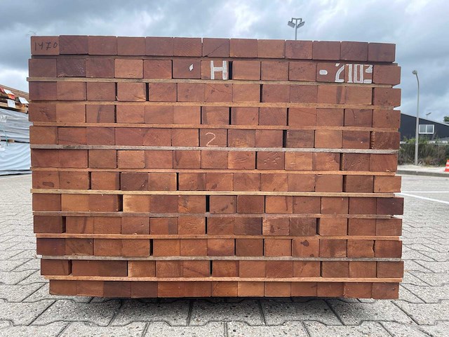 Angelim pedra onderliggers geschaafd 2500x68x45mm (156x) - afbeelding 3 van  4