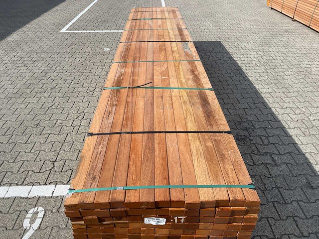 Angelim pedra onderliggers geschaafd 4500x68x45mm (91x) - afbeelding 1 van  3