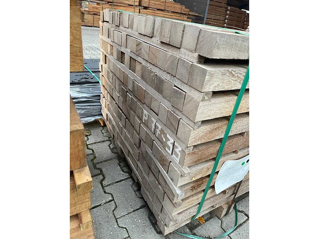 Angelim pedra palen fijnbezaagd 3350-4900x52x52mm (170x) - afbeelding 3 van  3
