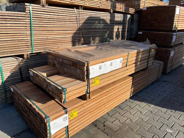 Angelim pedra palen geschaafd 1550-2150x45x45mm (121x) - afbeelding 2 van  3