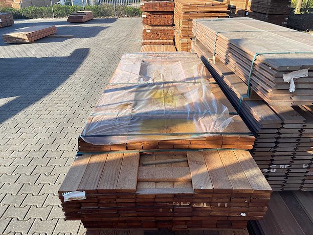 Angelim pedra planken geschaafd 2150-2450x90x21mm (102x) - afbeelding 1 van  3