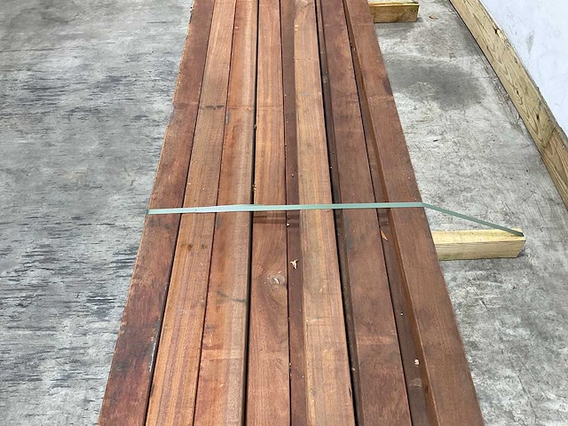 Angelim vermelho hardhouten regel vlak geschaafd - 350x9x4,5 cm (21x) - afbeelding 3 van  7