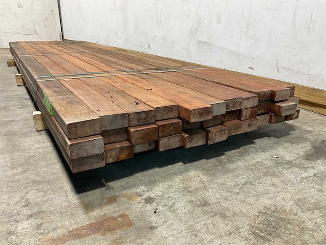 Angelim vermelho hardhouten regel vlak geschaafd - 350x9x4,5 cm (32x) - afbeelding 4 van  6