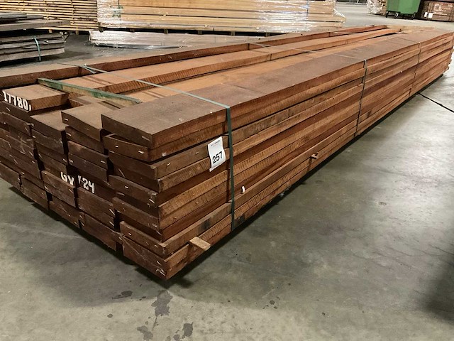 Angelim vermelho planken 40x200 mm (51x) - afbeelding 1 van  3