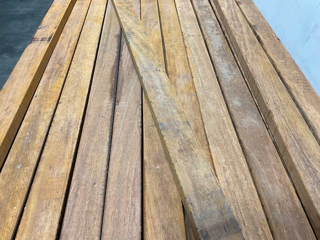 Angelim vermelho regel geschaafd 250x9x4,5 cm (50x) - afbeelding 1 van  3