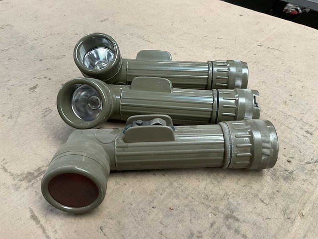 Angle head zaklamp (3x) - afbeelding 2 van  4