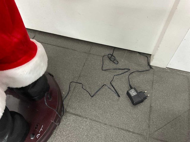 Animatronic kerstman - afbeelding 2 van  2