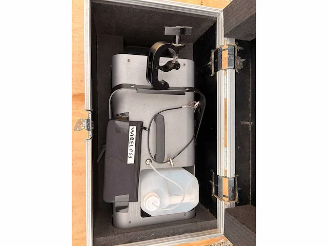 Antari - sneeuwmachine - fog machine - afbeelding 1 van  3