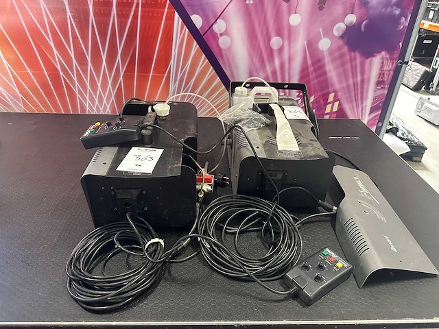 Antari - z1200 - fog machine - afbeelding 1 van  3