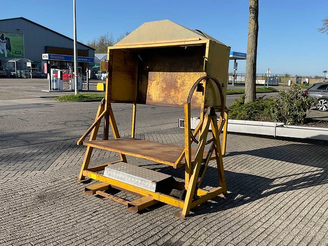 Antha kistenkantelaar - afbeelding 3 van  3