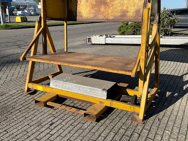 Antha kistenkantelaar - afbeelding 1 van  3