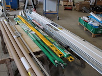 Anti-inbraakstrips secu in diverse uitvoeringen w.o. 205 cm en 211,5 cm. 6 stuks. - afbeelding 1 van  2