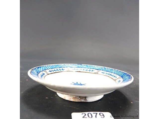 Antiek blauw-wit chinees of europees chinoiserie porseleinen/aardewerken schoteltje - afbeelding 2 van  5
