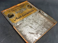 Antiek blik van de toffee-, karamel- en chocoladefabriek eureka (eureka rotterdam / the toffee-caramel & chocolate manufactory), waarschijnlijk geproduceerd in de vroege 20e eeuw door blikfabrikant bekkers dordrecht - afbeelding 5 van  5