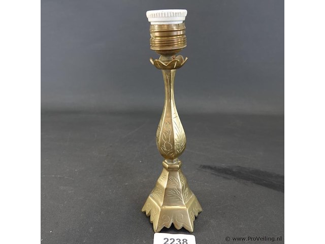 Antiek bronzen kandelaar - afbeelding 1 van  5
