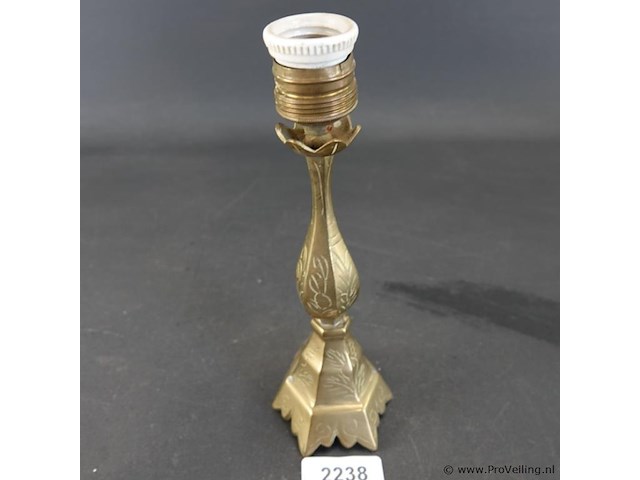 Antiek bronzen kandelaar - afbeelding 2 van  5