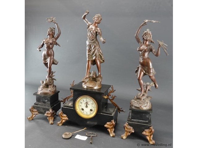 Antiek (ca. 1900) bronzen klokken stel gesigneerd - afbeelding 1 van  5