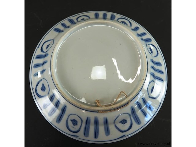 Antiek chinees blauw-wit kraakporseleinen bord - afbeelding 5 van  5