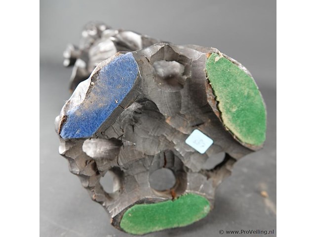 Antiek chinees houten beeldhouwwerk, mogelijk een afbeelding van een van de acht onsterfelijken zoals lan caihe - afbeelding 5 van  5