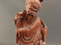Antiek chinees houtsnijwerk van wijze of een visser met karper en kind - afbeelding 4 van  5