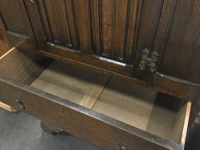 Antiek eiken kast - afbeelding 2 van  5