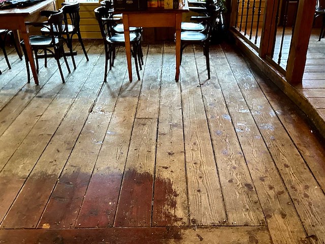 Antiek houten cafévloer 50m2 - afbeelding 3 van  5