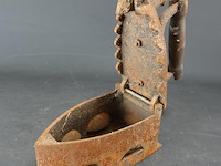 Antiek ijzeren strijkijzer - afbeelding 4 van  5