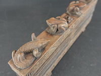 Antiek indisch palmbladmanuscript met fraai gedetailleerd houtsnijwerk - afbeelding 5 van  5