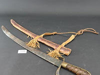 Antiek indisch zwaard met schede - afbeelding 1 van  5