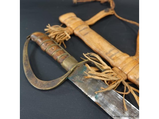 Antiek indisch zwaard met schede - afbeelding 4 van  5