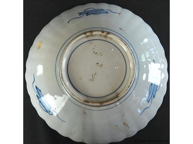 Antiek japans imari-porseleinen bord, waarschijnlijk uit de edo- of meiji-periode. - afbeelding 5 van  5
