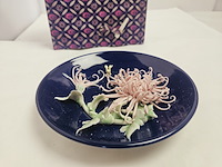 Antiek japans sierbord kunstwerk inclusief houten stand - afbeelding 3 van  5