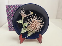 Antiek japans sierbord kunstwerk inclusief houten stand - afbeelding 1 van  5