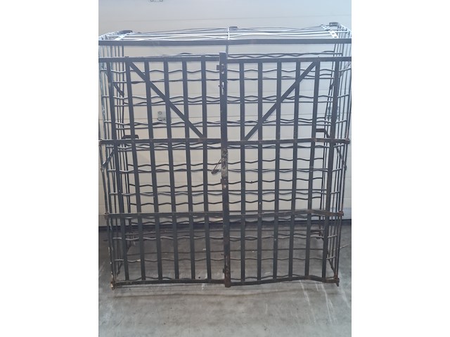 Antiek kelderrek voor wijnflessen. - afbeelding 2 van  3