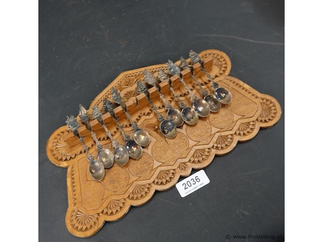 Antiek kerfsnee lepelrek met lepeltjes - afbeelding 2 van  5