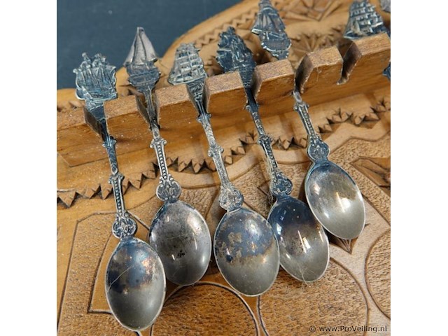 Antiek kerfsnee lepelrek met lepeltjes - afbeelding 4 van  5