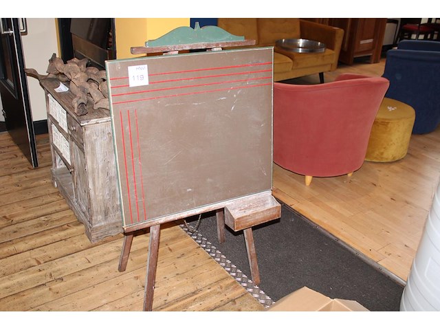 Antiek krijtbord met afmeting 69 x 65 cm. - afbeelding 1 van  2