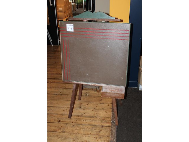 Antiek krijtbord met afmeting 69 x 65 cm. - afbeelding 2 van  2